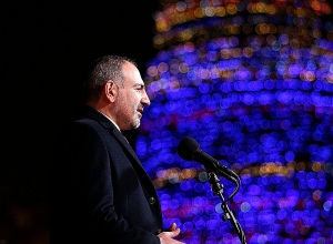 Նիկոլ Փաշինյանը շնորհավորում է ուղիղ եթերում Հրապարակից