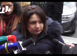 Կանայք պահանջում են կալանավորել Ռազմիկ Աբրահամյանին․ ակցիա՝ դատախազության դիմաց