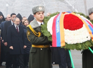PM pays tribute to victims of Armenian pogroms in Baku (video)