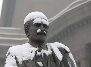 Ереван, покрытый снежным покровом – фотографии