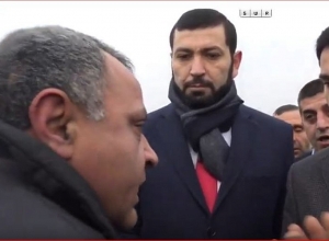 ПРЯМОЙ ЭФИР: Сельчане перекрыли магистраль Ереван-Арарат: протестуют против скотобоен