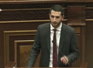 Էդ ի՞նչ ոչ կոռեկտ վերաբերմունք է ավագանու՝ ձեր գործընկերների հանդեպ. պատգամավորը՝ Սամսոնյանին