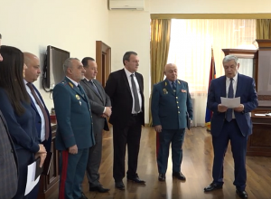 Владимир Путин наградил сотрудников МЧС Армении