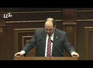 Տիկին Սամսոնյան, ցավում եմ, որ մնացել եք հին ալիքի վրա․ Արայիկ Հարությունյան