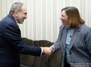 Премьер-министр провел встречу с Лин Трейси и командующим Нацгвардией штата Канзас Ли Тафанелли