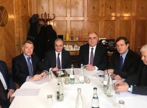 Завершилась встреча министров ИД Армении и Азербайджана, продлившаяся около 7 часов