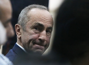 Адвокат Роберта Кочаряна подал иск против Республики Армения