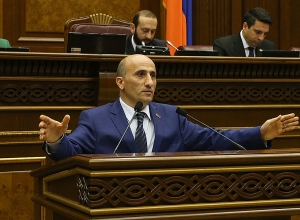Վահագն Հովակիմյանը դադարեցնում է ՔՊ-ին անդամակցությունը․ ԿԸՀ նախագահի թեկնածուն է