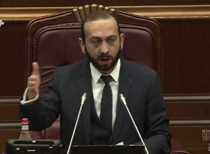 Ալիքները մի խառնեք. Արարատ Միրզոյան