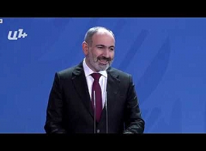 Նիկոլ Փաշինյանը և Անգելա Մերկելը  ԶԼՄ ներկայացուցիչների համար հանդես են գալիս հայտարարությամբ