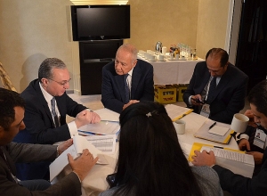 Зограб Мнацаканян встретился с генеральным секретарем Лиги арабских государств