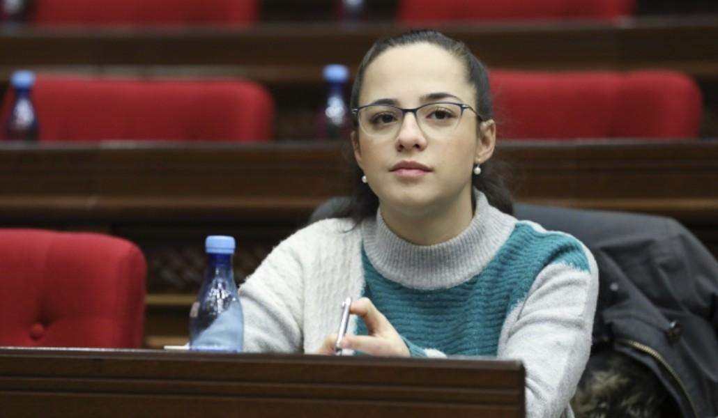 Տաթեւիկ Ռեւազյան