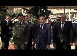 Նիկոլ Փաշինյանը հարգանքի տուրք մատուցեց հերոսների հիշատակին