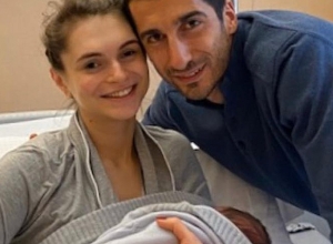 У Генриха Мхитаряна родился сын