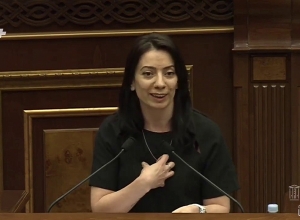 Մարուքյանը Պապոյանին ասում է. «Զգույշ խոսիր, քթիցդ արյուն չգա». Քրիստինե Պողոսյան