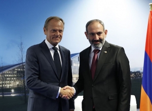 Пашинян встречается с Дональдом Туском