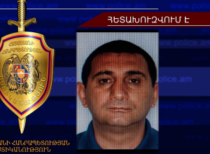 Разыскивается по обвинению в покушении на убийство, грабеже и организации хищения человека