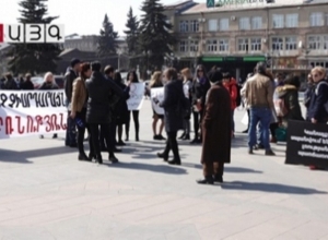 March, Dedicated to a Little Girl, Subjected to Violence