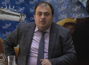 «Грайра» Сержа сняли, кто придет, кто будет «Грайром» Никола? Андраник Григорян о референдуме