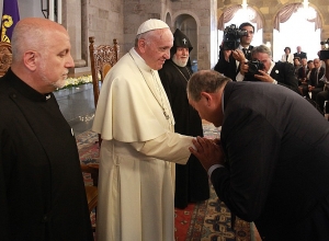 Я полон надежды, что мы вновь встретимся в ближайшем будущем: Армен Саркисян – Папе Римскому