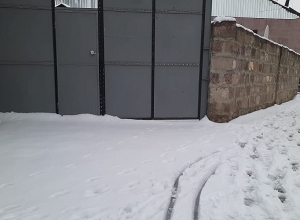 Empty streets, heavy snow and snowstorm in Gyumri
