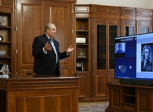 Самоизоляция или пребывание дома – великолепная возможность для того, чтобы думать, учиться, развиваться: президент