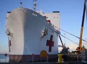 Судно «Мерси» в Лос-Анджелесе станет больницей с 1000 койками
