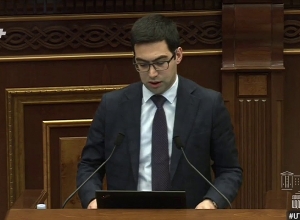 Ո՞նց է՝ ոչ մեկ չի նկատում, որ թռչնակ դնելու համար են անում, դուք նկատում եք․ նախարարը՝ պատգամավորին