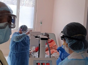 Photos from the routine of health care workers these days