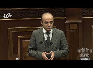 Մեր ձախ ձեռքը վնասում է աջ ձեռքի կատարած ախատանքը․ Տարոն Սիմոնյան