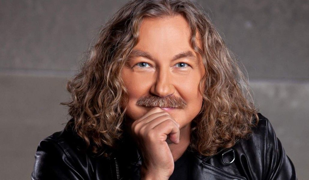 5e7cfbe025811e3c3a240251-1400