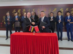 Из Китая в Ширакскую область отправлены 10 тысяч защитных медицинских масок