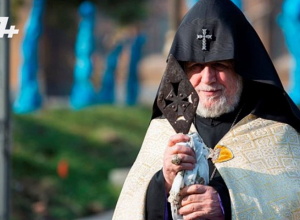 Святое копье освящает все четыре стороны света: Литургия в Вербное Воскресенье