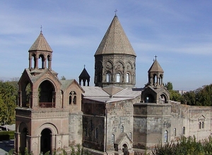 Службы Страстной Седмицы и Святая Литургия пройдут без присутствия верующих