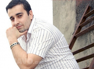 Մայրն օգնեց երգչին