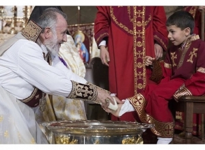 Դուրս է բերվում Սուրբ Գրիգոր Նարեկացու մասունքը. ՈՒՂԻՂ