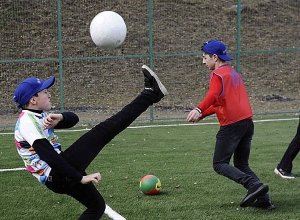 Շիրակի մարզում ֆուտբոլով զբաղվող երեխաներին գնդակներ են բաժանվել