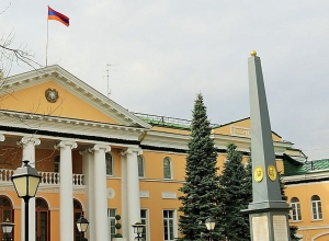 Некоторые российские сайты начали предлагать билеты на регулярные рейсы РФ в РА: предупреждение посольства