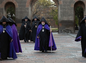 Всенощная литургия Святого Воскресения в церкви Святой Гаянэ