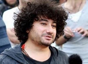 Стреляли в направлении балкона квартиры Ованнеса Азояна