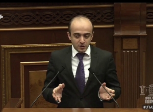 Առաջարկվում է համապատասխան անձանց թույլատրել անարգել տեսակցել ձերբակալված և կալանավորված անձանց