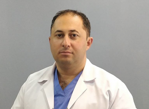 Ограничения, во-первых, не нужно было вводить, во-вторых, при снятии начинать с деревень, окраин: врач Айк Манасян