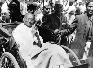 В Ачапняке будет установлен памятник Махатме Ганди