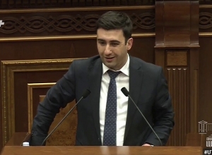 Պարոն Սիմոնյանը Միշիկի մասին մի երկու կարևոր բան ասաց,  պատասխան եկավ այդ կողմից.  Ավեիսյան