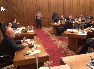 «”Разорву твой рот ножницами” и подобные выражения должны быть убраны с эфира»