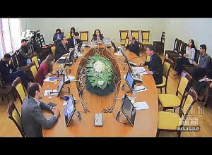 Один другого оскорбляет, а судебные дела растягиваются