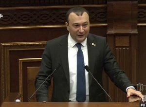 Ինչո՞ւ չեք թողնում քննարկել նախագծերը․ Վահե Էնֆիաջյան