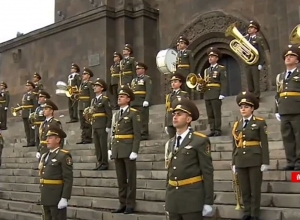 Дань уважения политических деятелей у вечного огня: Прямой эфир