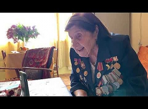 Նախագահ Արմեն Սարգսյանը հեռավար զրույց է ունեցել վետերան Ռոզալիա Աբգարյանի հետ