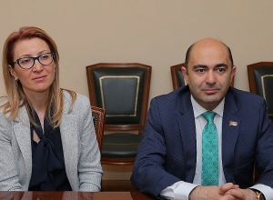 Ашот Гулян принял депутатов парламентской фракции “Просвещенная Армения”